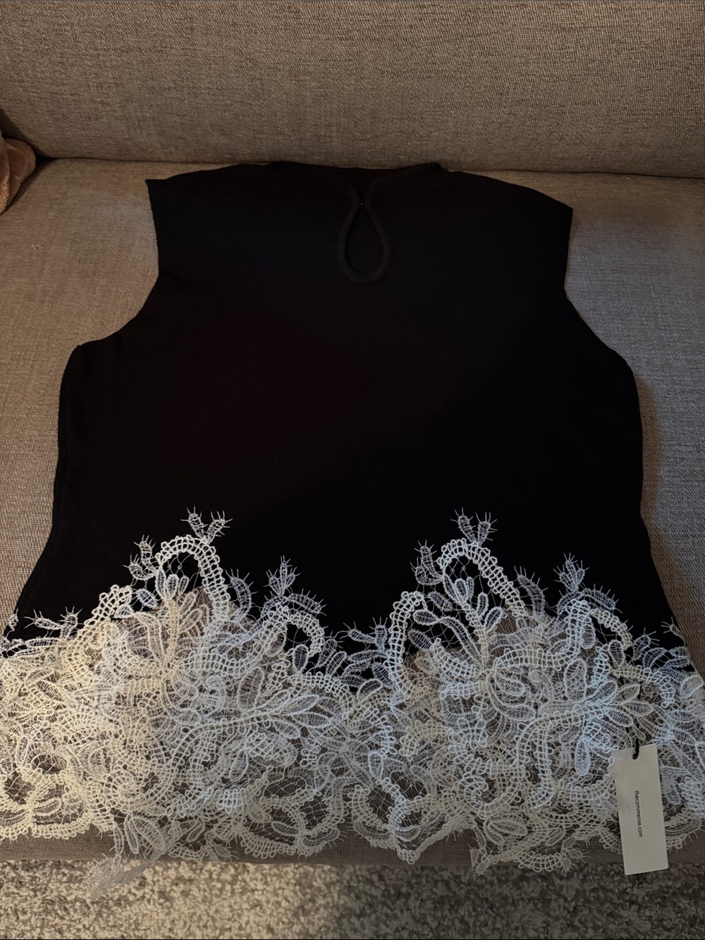 Commense Keyhole Neck Lace Hem Tank Top Size Large NWT - Picture 7 of 8